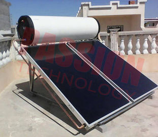 Chauffe-eau solaire de plat plat d&amp;#39;utilisation de cuisine, système de chauffe-eau solaire de toit haut efficace de chaleur